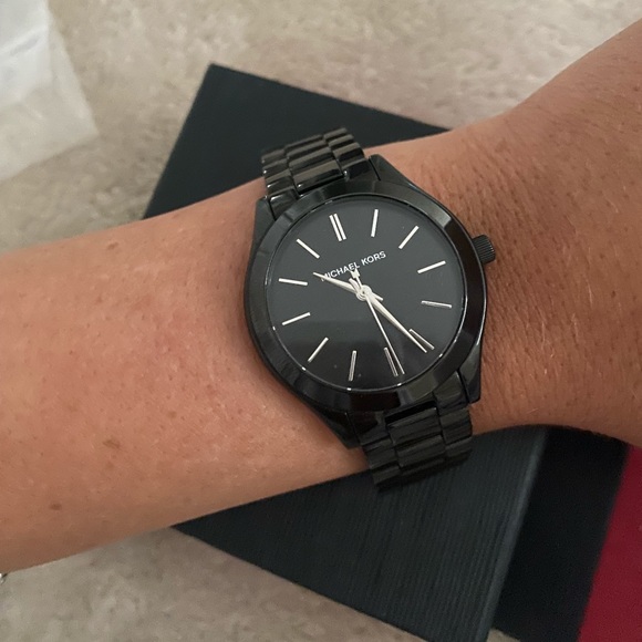 Micheal Kors Watch✨ - Picture 2 of 8